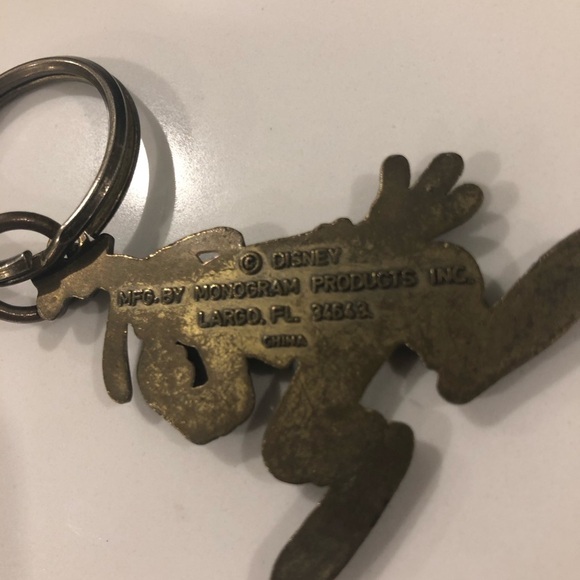 Disney goofy brass key  chain 2 inch - Picture 3 of 3